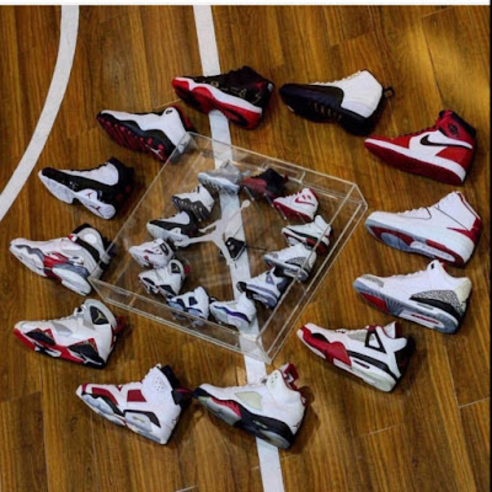 Meet your Posher, Sneak